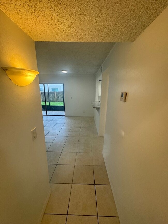 Foto del edificio - 2BR/2BA CONDO IN WESTWOOD CONDOS IN MELBOURNE