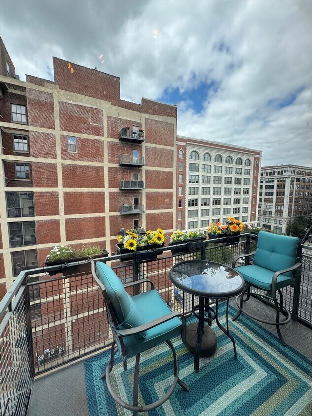 Foto principal - 1611 Locust St