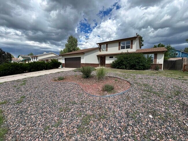 Foto del edificio - 6659 Gambol Quail Dr E