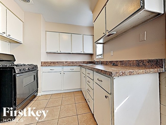 Building Photo - 3301 Dornell Ave