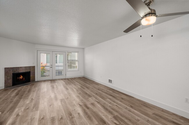 Foto del interior - Everett Cove