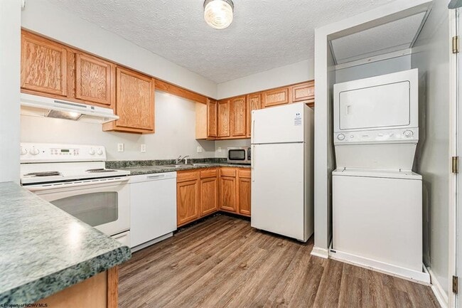 Building Photo - 336 Willey St