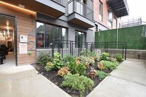 Foto del edificio - 142 Erasmus St