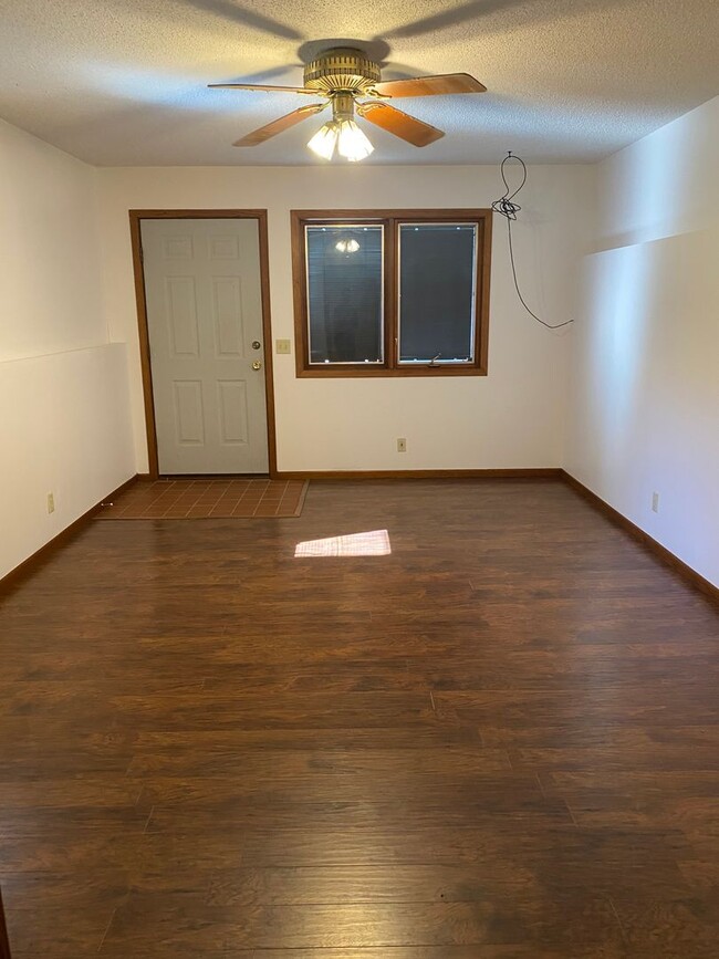 Building Photo - 1403 Avenue C