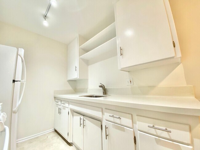 Building Photo - 1227 11th St