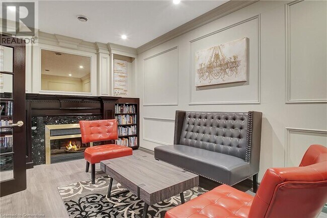 Building Photo - 255 Keats Way