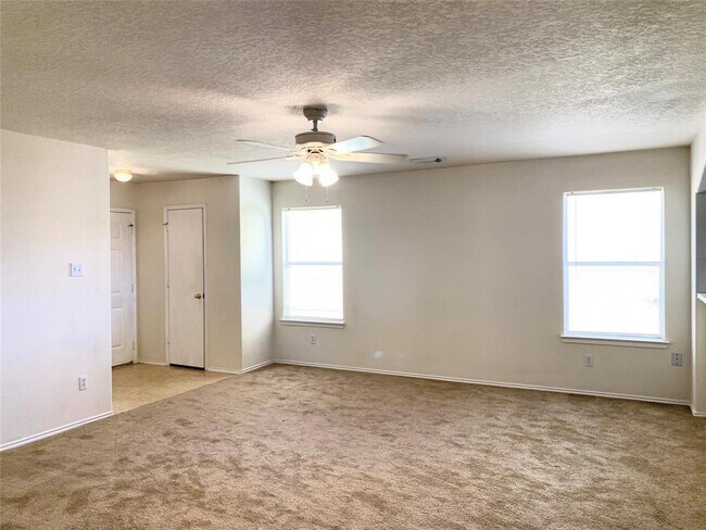 Building Photo - 9319 Delicado Dr