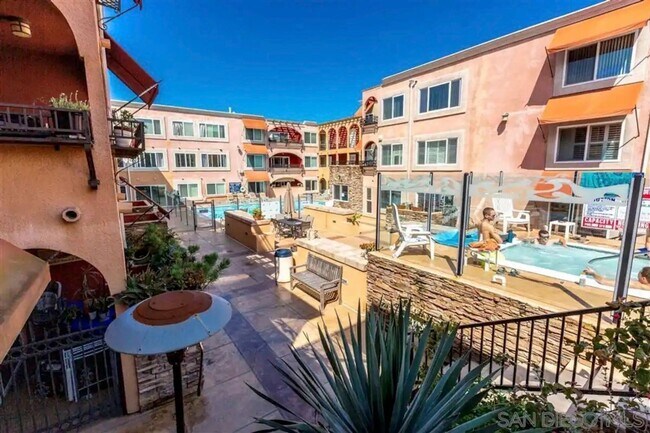 Foto del edificio - 1-Bedroom Condo With An Ocean View!
