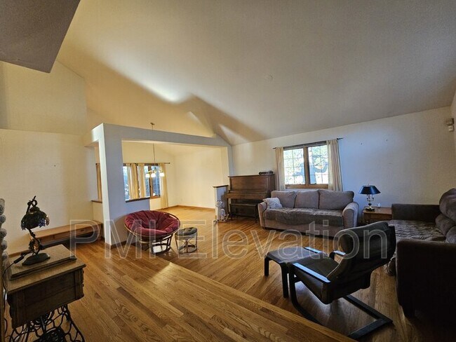 Foto del edificio - 3205 S Tulare Ct