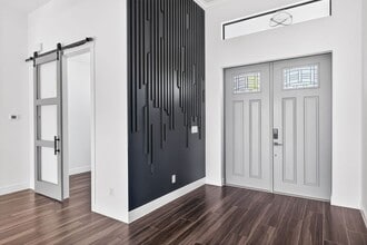 Building Photo - 332 SW 26th St