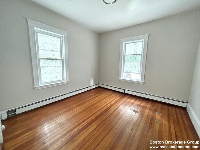 Building Photo - 7 Hesston Terrace