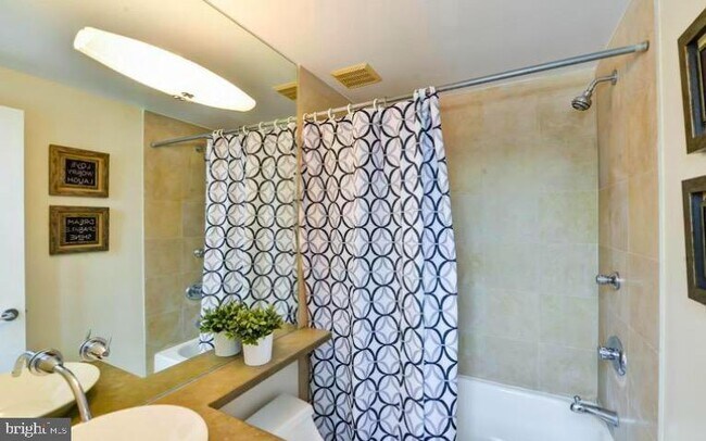 Foto del edificio - 523 8th St NE