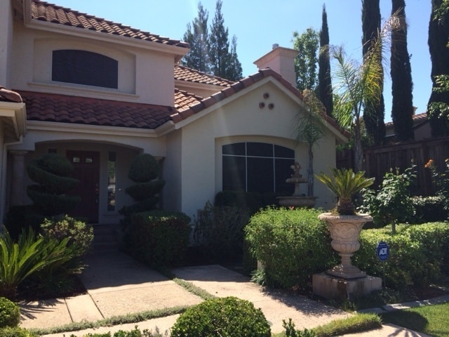 Building Photo - Executive Home for the Holidays! (Pool)
