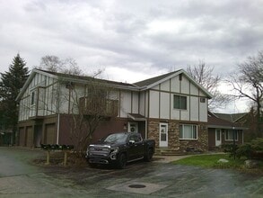 Building Photo - N18-W5391 Pierce Ct
