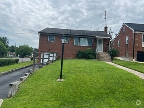Building Photo - 6223 60th Pl