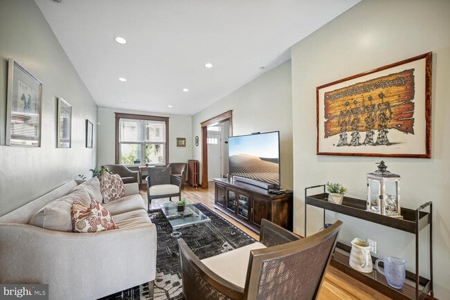 Foto del edificio - 3617 13th St NW