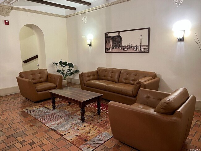 Foto del edificio - 310 Riverside Blvd