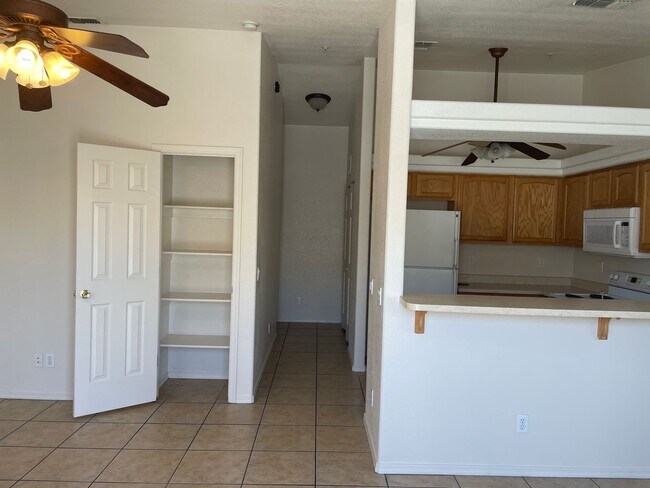 Foto del edificio - Unfurnished Long Term Duplex unit