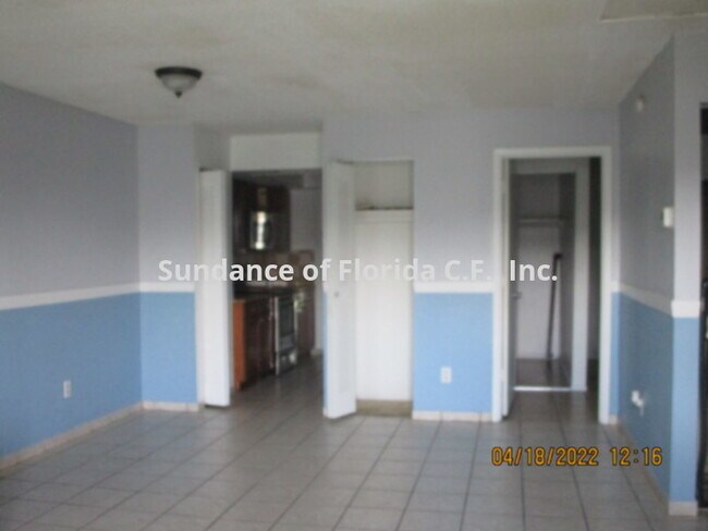Foto del edificio - Close to Shopping and Major Roads