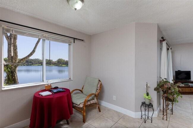 Foto del edificio - 706 NW 92nd Ave