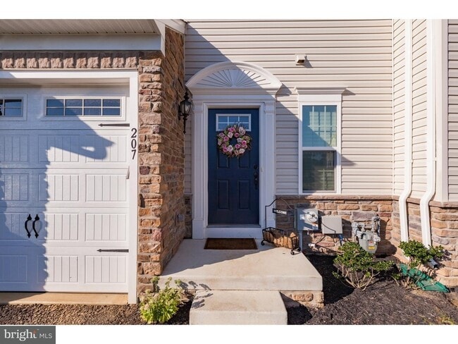 Building Photo - 207 Cricket Dr