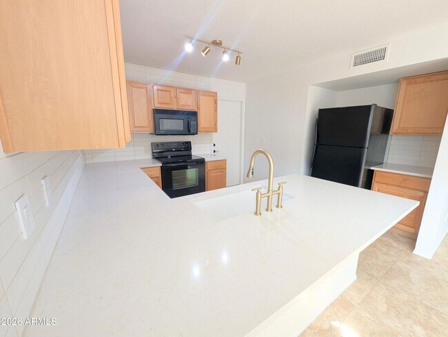 Foto del edificio - 11807 N 76th Ave