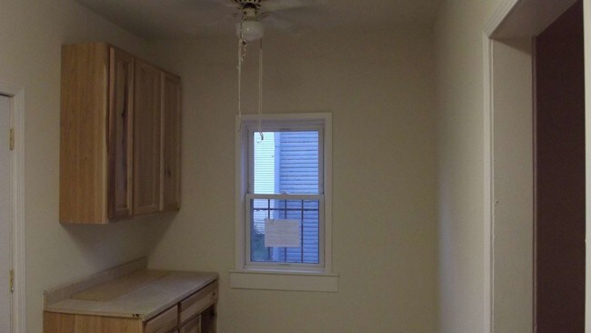 Foto del edificio - 138 N Kilmer St