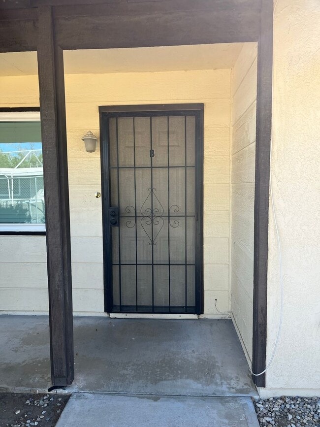 Building Photo - 784