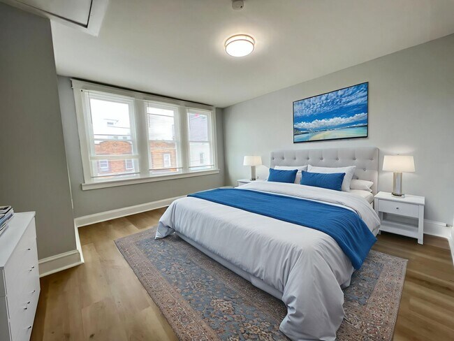 Building Photo - Beautiful & spacious 3b/1.5b home