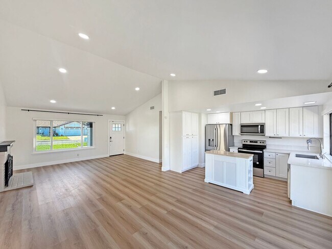 Foto del edificio - Updated 3B/2BA House in Oceanside!