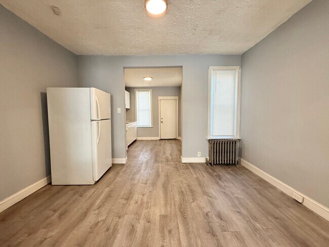 Building Photo - Amazing West Oak Lane 3bd/1ba Available NOW!