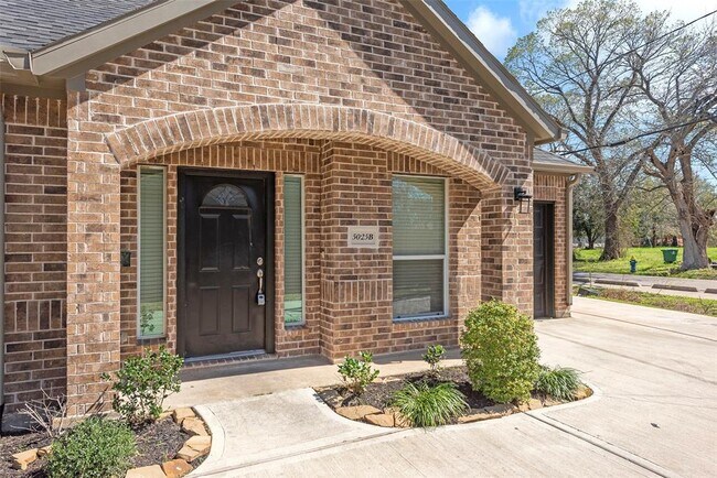 Building Photo - 5025 Mallow St