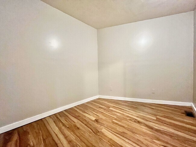 Foto del edificio - Spacious Three Bedroom Home in Muskegon