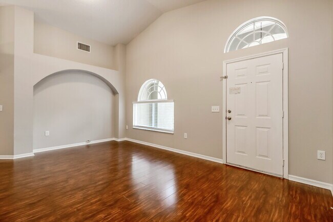 Foto del edificio - 1512 Baythorn Dr