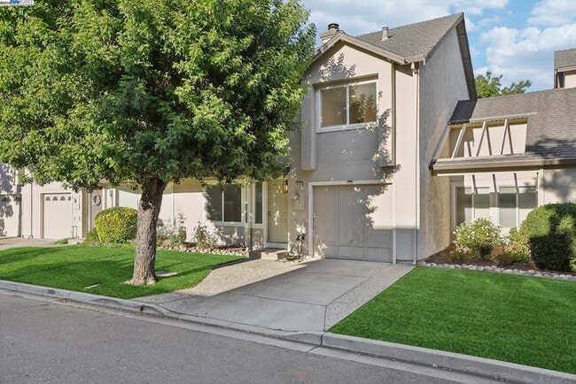 Building Photo - 2039 Alexander Ct