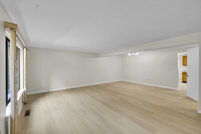 Building Photo - 103 Cliffside Dr
