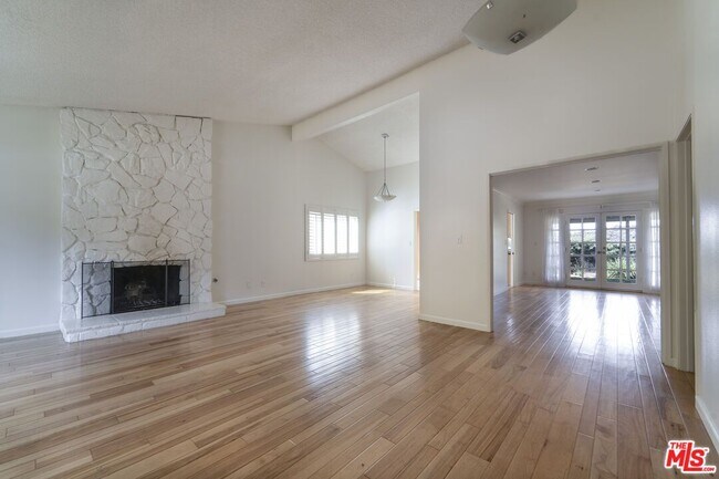 Foto del edificio - 3107 Hodler Dr