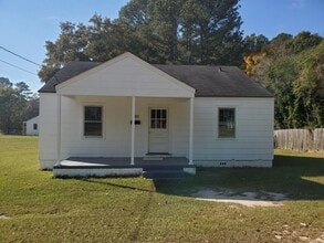 Building Photo - 905 N Fulton St