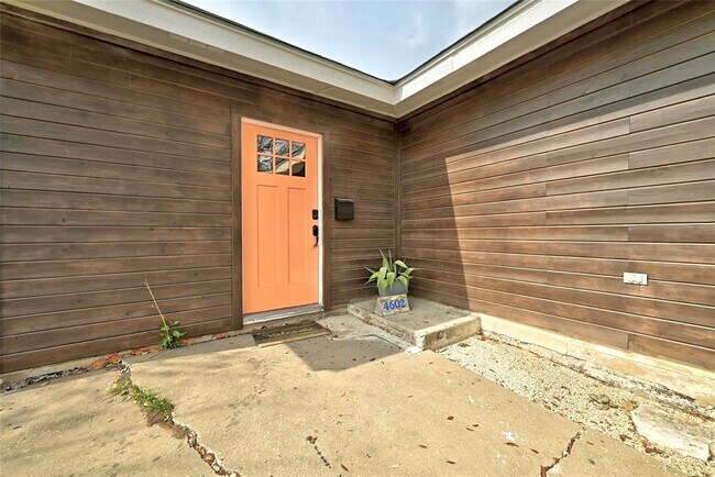 Building Photo - 4602 Little Hill Cir