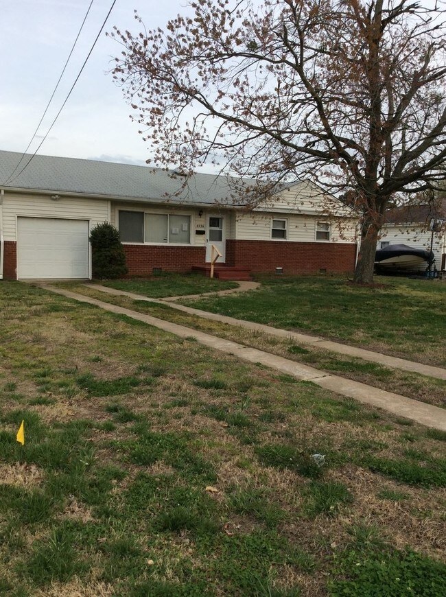 Foto del edificio - 8236 Meadow Creek Rd