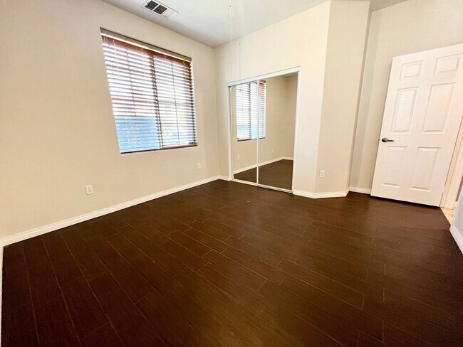 Foto del edificio - AVAILABLE NOW ! 4 Bedroom 3 Bathroom Home PLUS 1 Bed 1 Bath Attached Casita in Indio