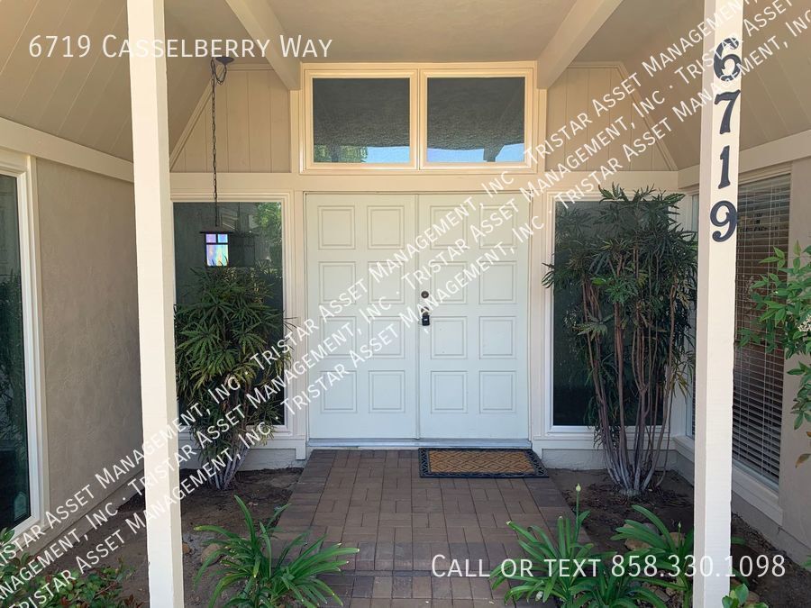 Primary Photo - Beautiful 5 bedroom home with large yard