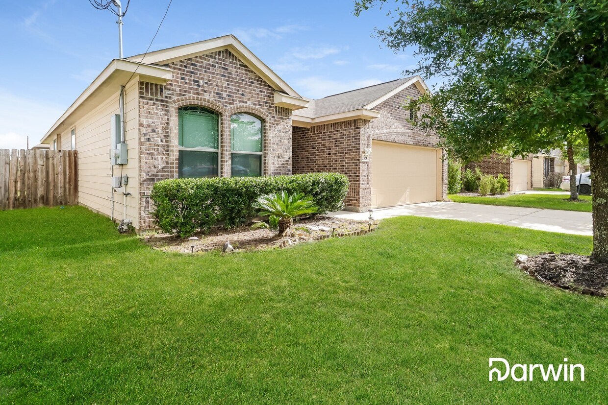 Primary Photo - 2305 Shady Tree Lane, Conroe, TX 77301