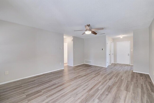 Foto del edificio - 1404 Greenfield Dr