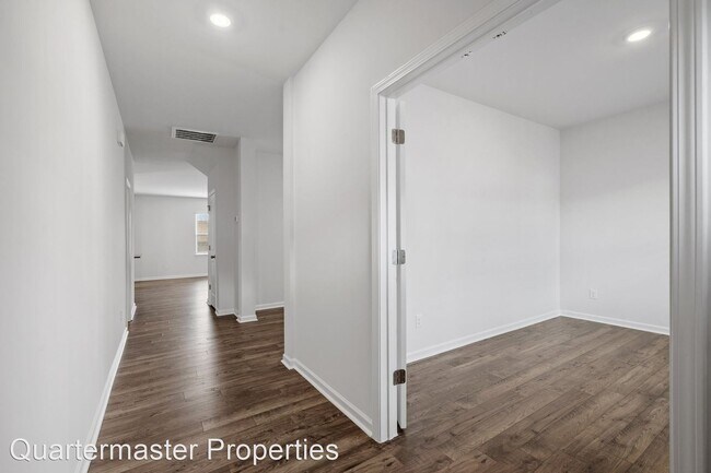 Building Photo - 4 br, 2.5 bath House - 340 Fenwick Drive
