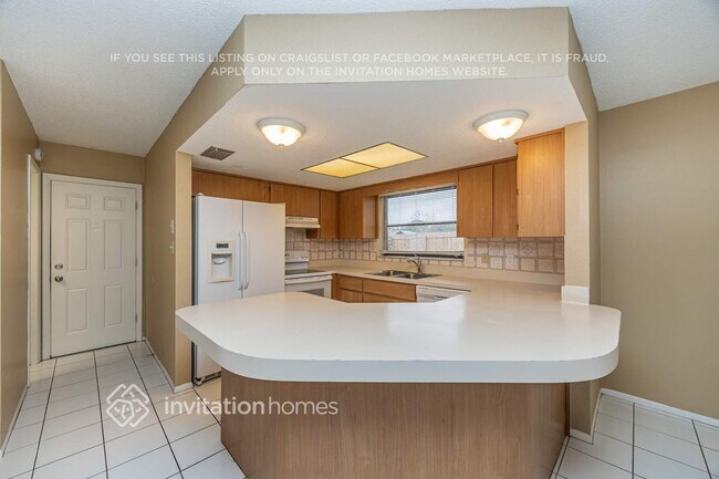 Foto del edificio - 7023 Bramblewood Dr