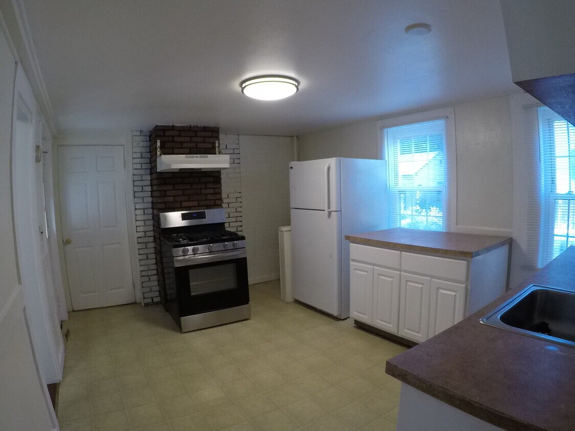 38 Mechanic St Unit 1, Fitchburg, MA 01420 Apartments in Fitchburg