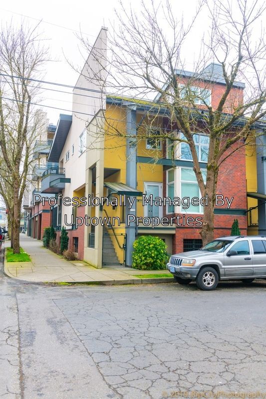 Building Photo - 1132 NE Schuyler St