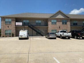 Building Photo - 145 Bruin Dr