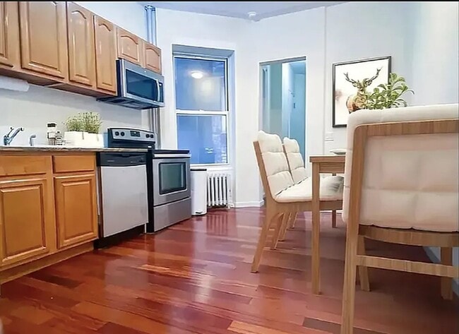 Foto del edificio - 129 W 56th St